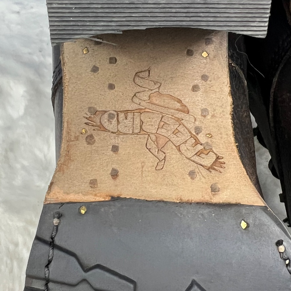 🚫SOLD! •|•FREEBIRD🦅BY STEVEN•| Cavalier 'Black (Brown)' Heeled Combat - Picture 13 of 17